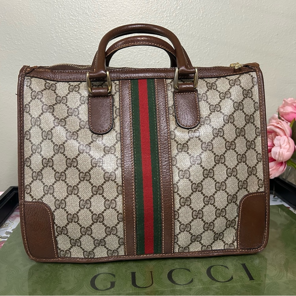 Gucci Beige and Brown Monogram 2-Way - Main zipper has been replaced - Picture 2 of 11